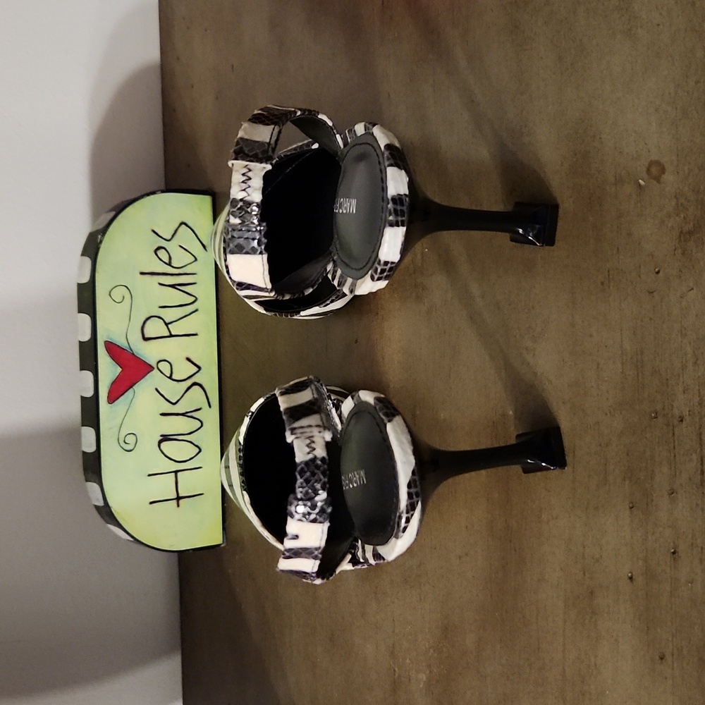 Shoes - Picture 2 of 3